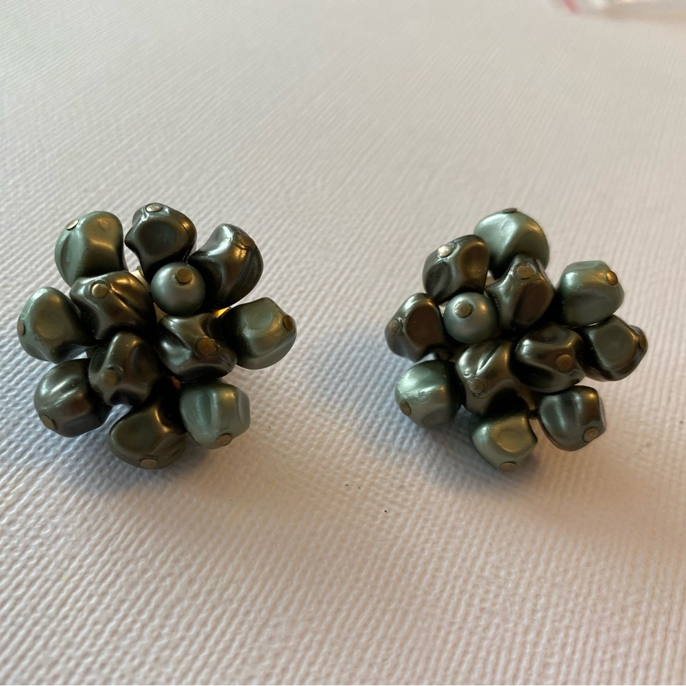 Vintage Green Pearl Beads Clip Earrings